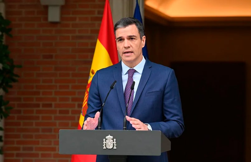 Pedro Sánchez Atira Responsabilidades a Operadores Privados e Promete Reformas Urgentes